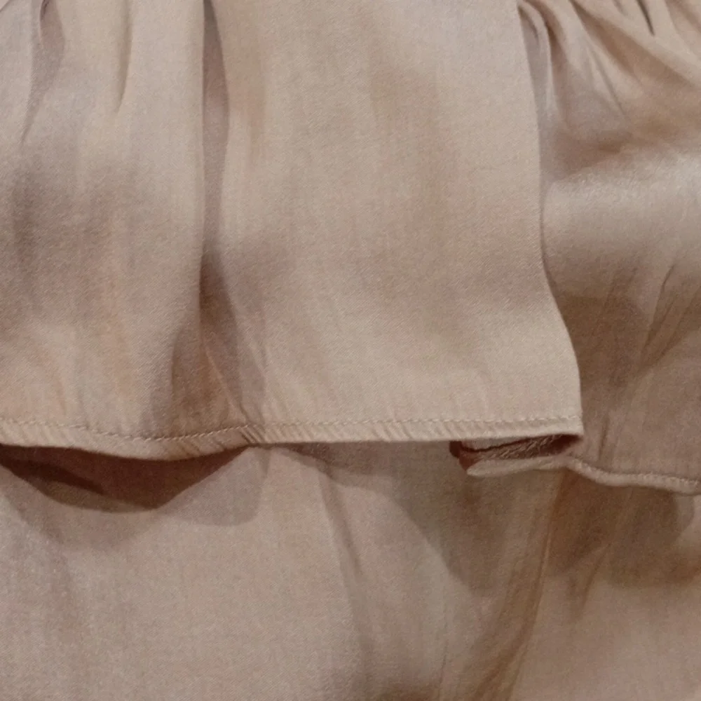 The Drop “Miriam” Feminine Ruffle Blouse – Camel | New With Tags - Picture 5 of 9